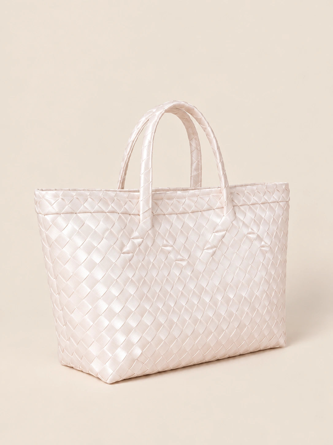 Lakbay Perlas recycled-polypropylene lightweight travel tote, front view