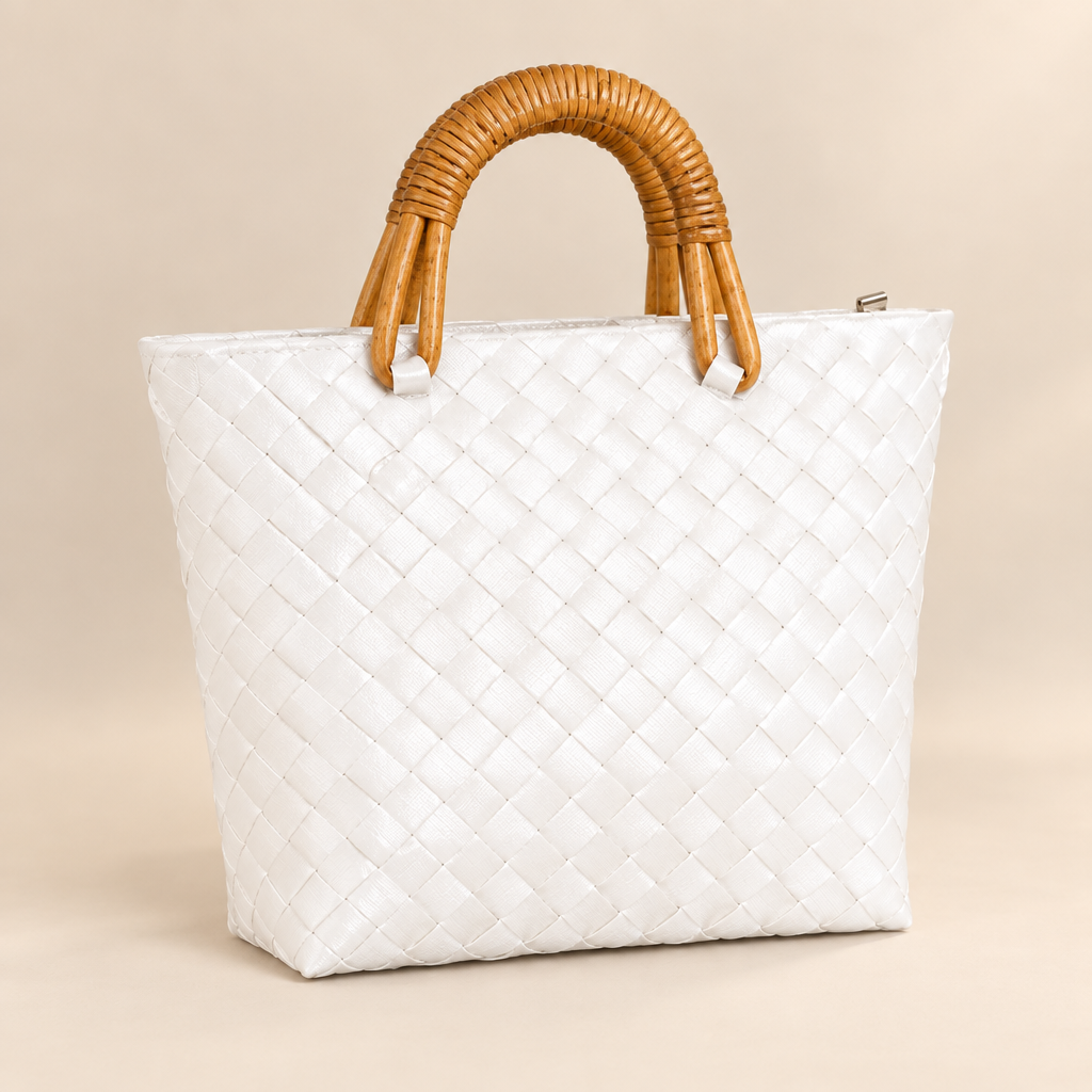 30-degree angle of handwoven bag