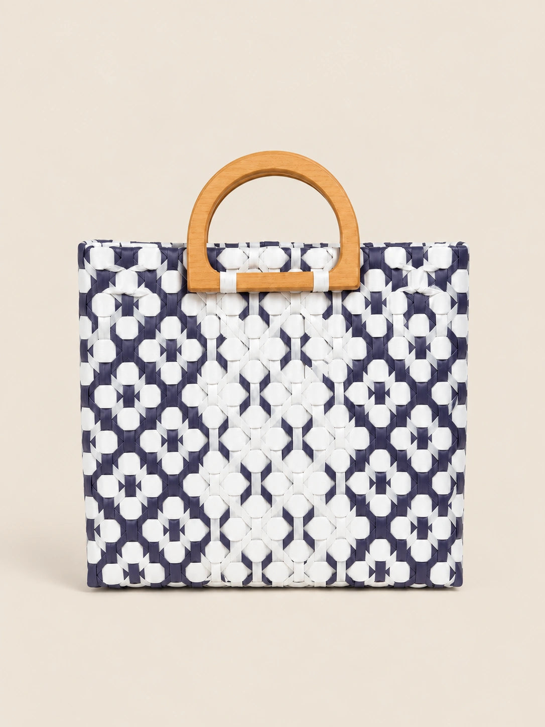 Kahoy Lila — Geometriko recycled-polypropylene wood-handle bayong bag, back view
